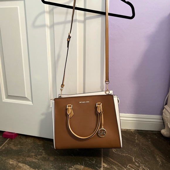 SOLD!!! Basically Brand NWOT Michael Kors Handbag & Wallet bundle - Picture 11 of 16